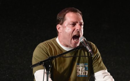 מי הם אחים לנשק