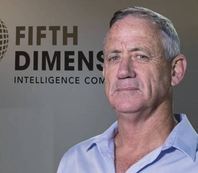 בני גנץ הוא רמאי